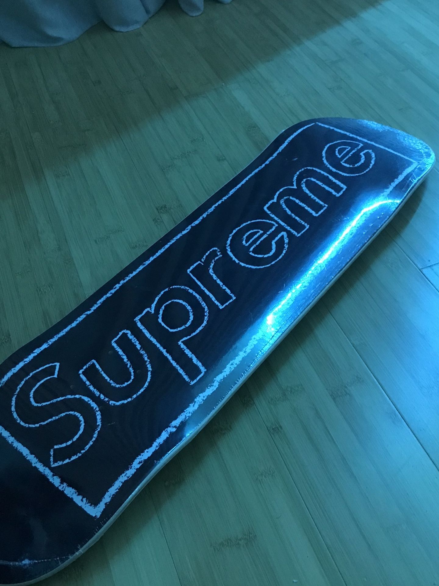 Supreme KAWS Chalk Logo Skateboard Black supreme KAWS Chalk Logo