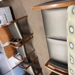 LOVESEAT WITH 2 MATCHING CHAIRS