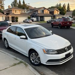 2016 VW Jetta SE TSI • 87K millas • Sunroof • Cuero • Cámara