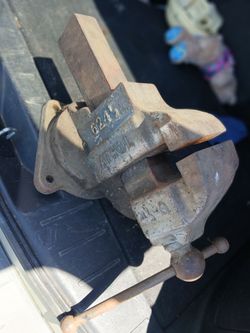 XL Anvil Bench Vise