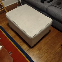 Ethan Allen Ottoman