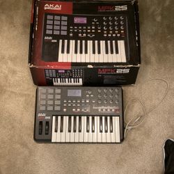 Akai MPK 25 MIDI Keyboard