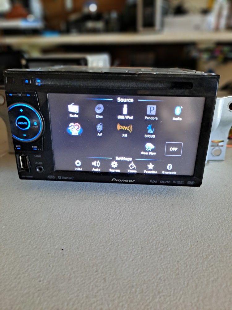Pioneer AVH-P2400BT
DVD receiver