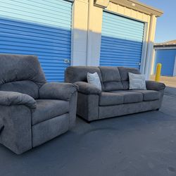 Gray Sofa With Recliner Chair 🚛🚚 Free Delivery 🚛🚚