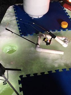 Ice Fishing Pole Holder And Jaw Jack