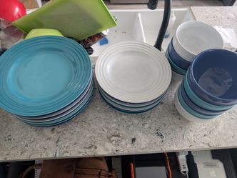 Le creuset plates bowls