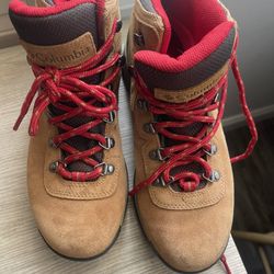 Columbia Hiking Boots 9  Women