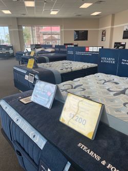 Floor model clearance