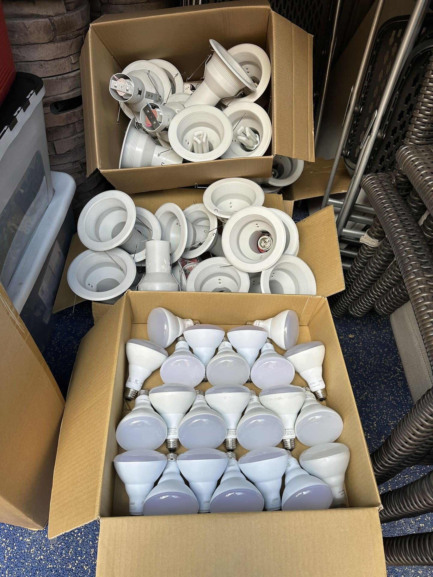 Recessed Light Cans And Bulbs, CFL And Regular