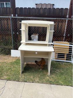 Desk with hutch