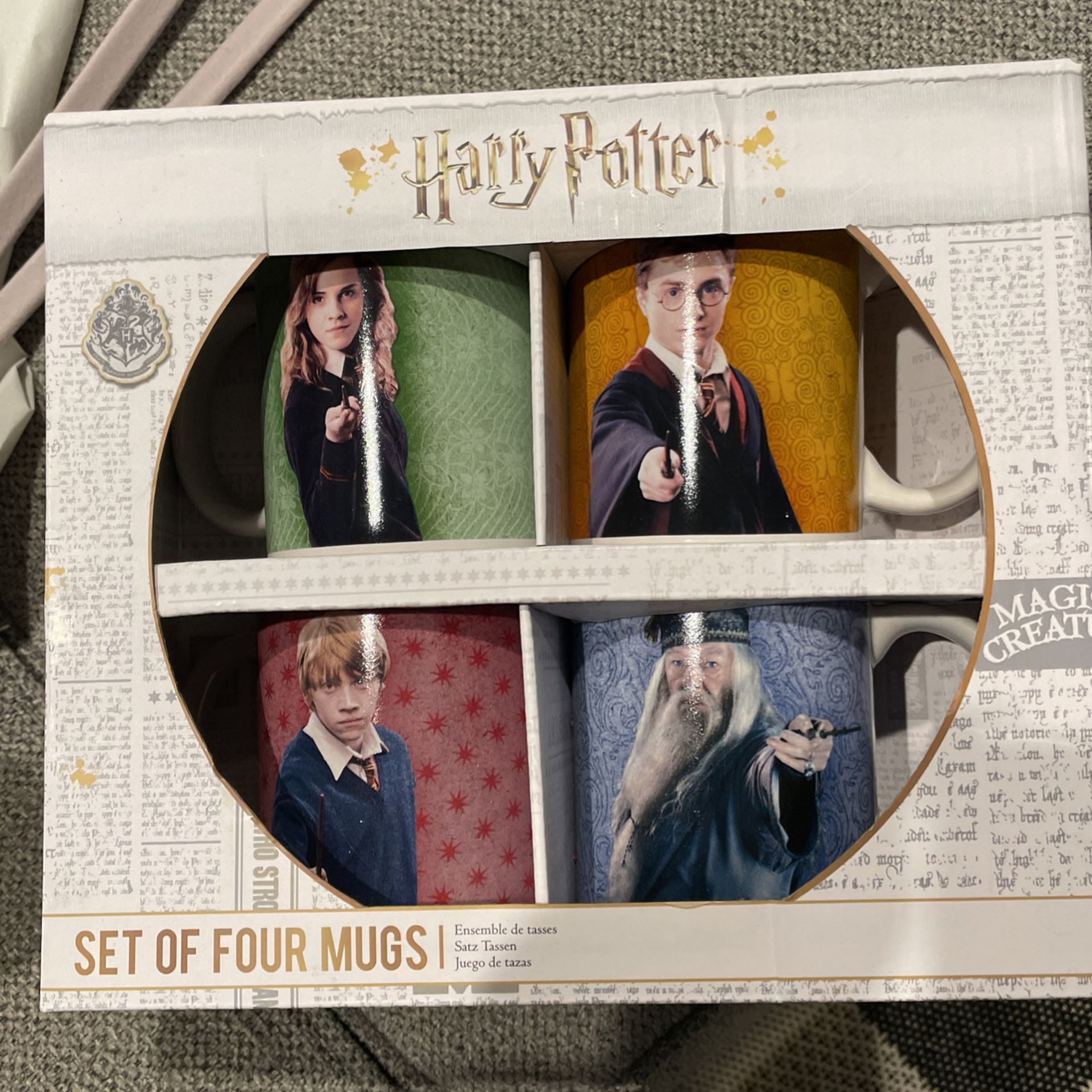 4 Harry Potter Mugs 
