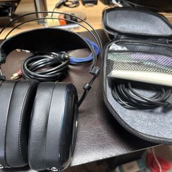 Mr Speaker Aeon Closed Back Headphone