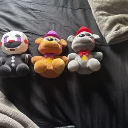 Five nights at freddys plushie