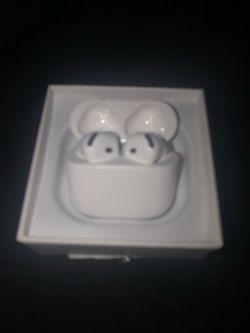 Apple AirPods 4gen with Charging Case