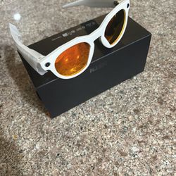 HTSN Oakley Meta Glasses
