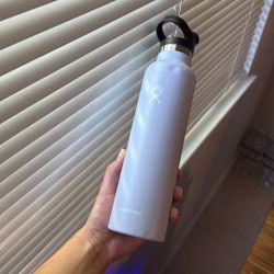 24 OZ Hydroflask Water Bottle 