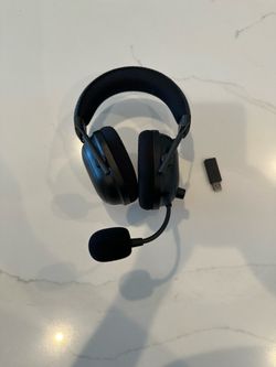 Razer BlackShark V2 Pro (2023) Wireless Gaming Headset - USB-C - Complete