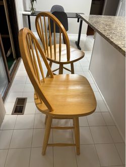 2  bar stools - 2 sillas de barra