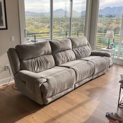 FREE Living Spaces Automated Recliner