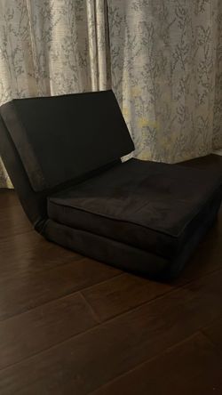 Convertible Folding Sleeper Chair / Tri-Fold Floor Futon Bed – Black