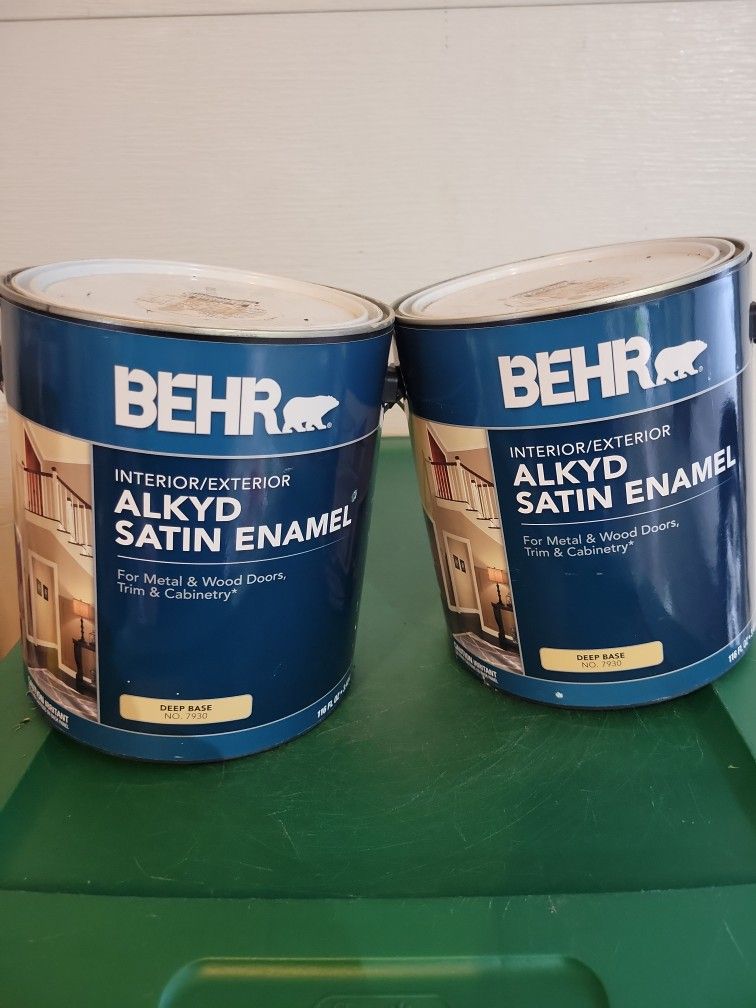 2 Full Cans Of Paint Both For 20 Bucks