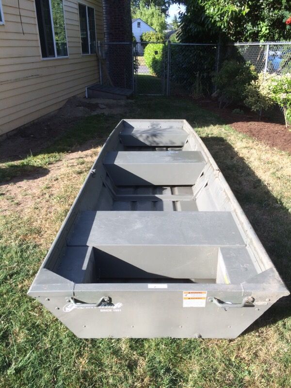 Polar Kraft 12' Riveted Jon Boat like new (aluminum) for Sale in