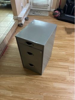 3 Drawer File cabinet