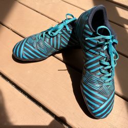 Soccer Cleats- Size 7 1/2