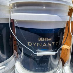Behr Dynasty 5 gal. Ultra Pure White Satin Exterior Stain-Blocking Paint & Primer (5 Left)