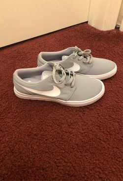 Boys shoes size 4.5 new
