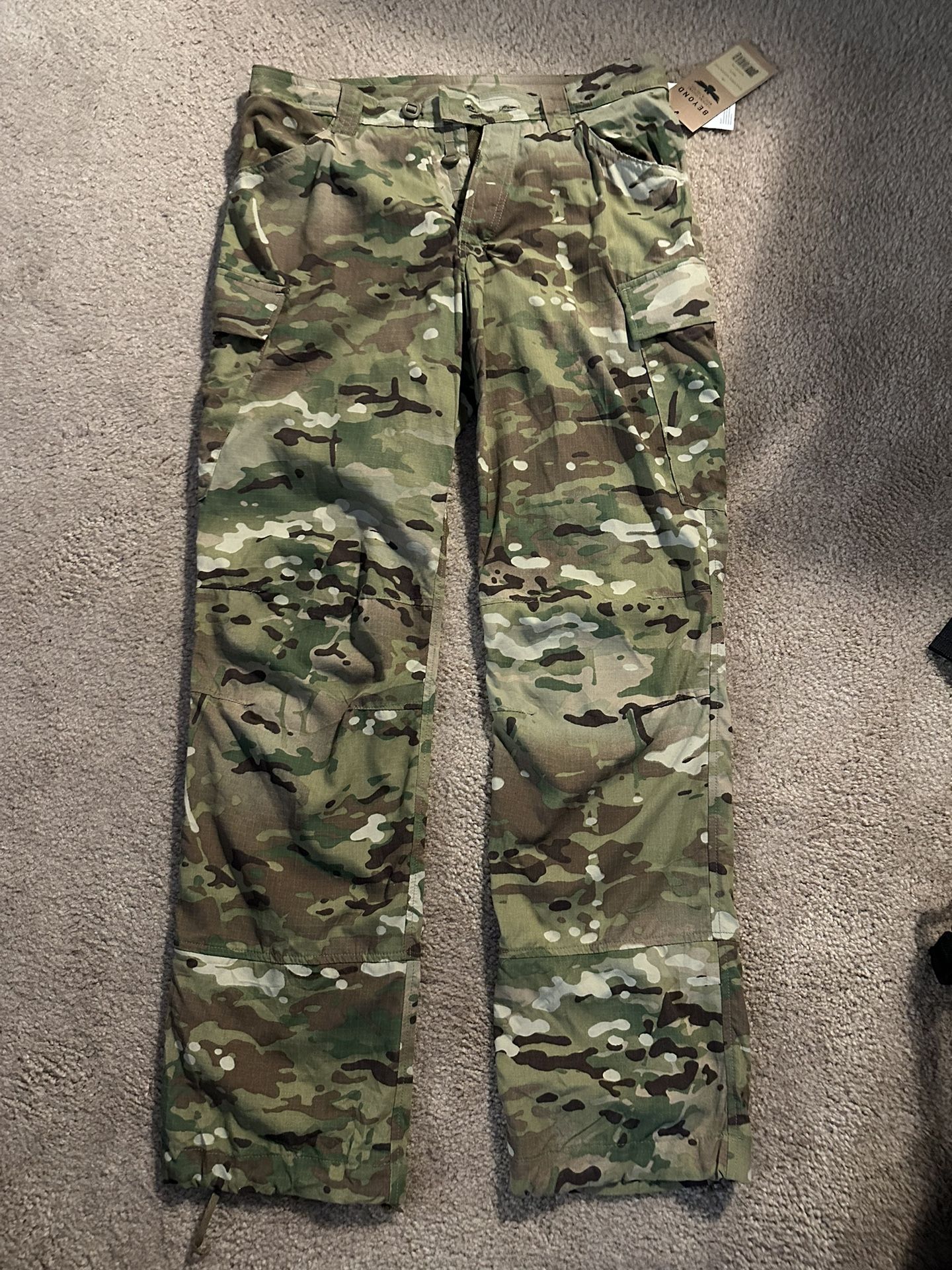 Beyond Clothing A9-E Equatorial Pants Size Med Long, Multicam