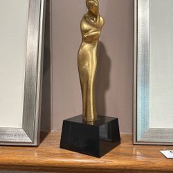 MADONNA  OF MODERNITY Statue