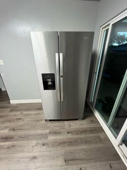 Refrigerator side by side (whirlpool)