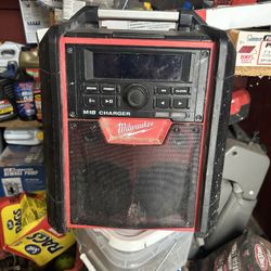M18 Jobsite Radio