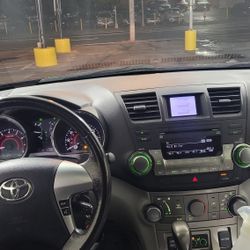 2012 Highlander Limited 