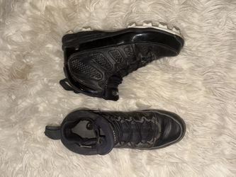 Men’s shoes air Jordan cleats size 9