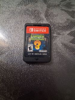 Luigi's mansion 3 Nintendo switch game cartridge