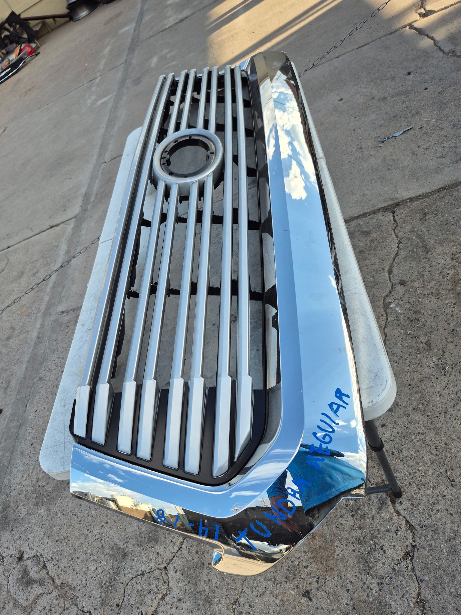 Toyota Tundra Grille Oem