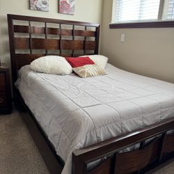bedroom set(mattress included)