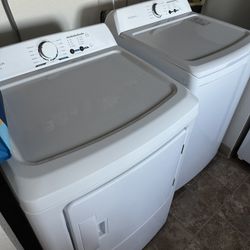 Insignia Washer/Dryer set