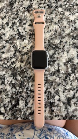 Apple Watch series 4 ICLOUD LOCKED
