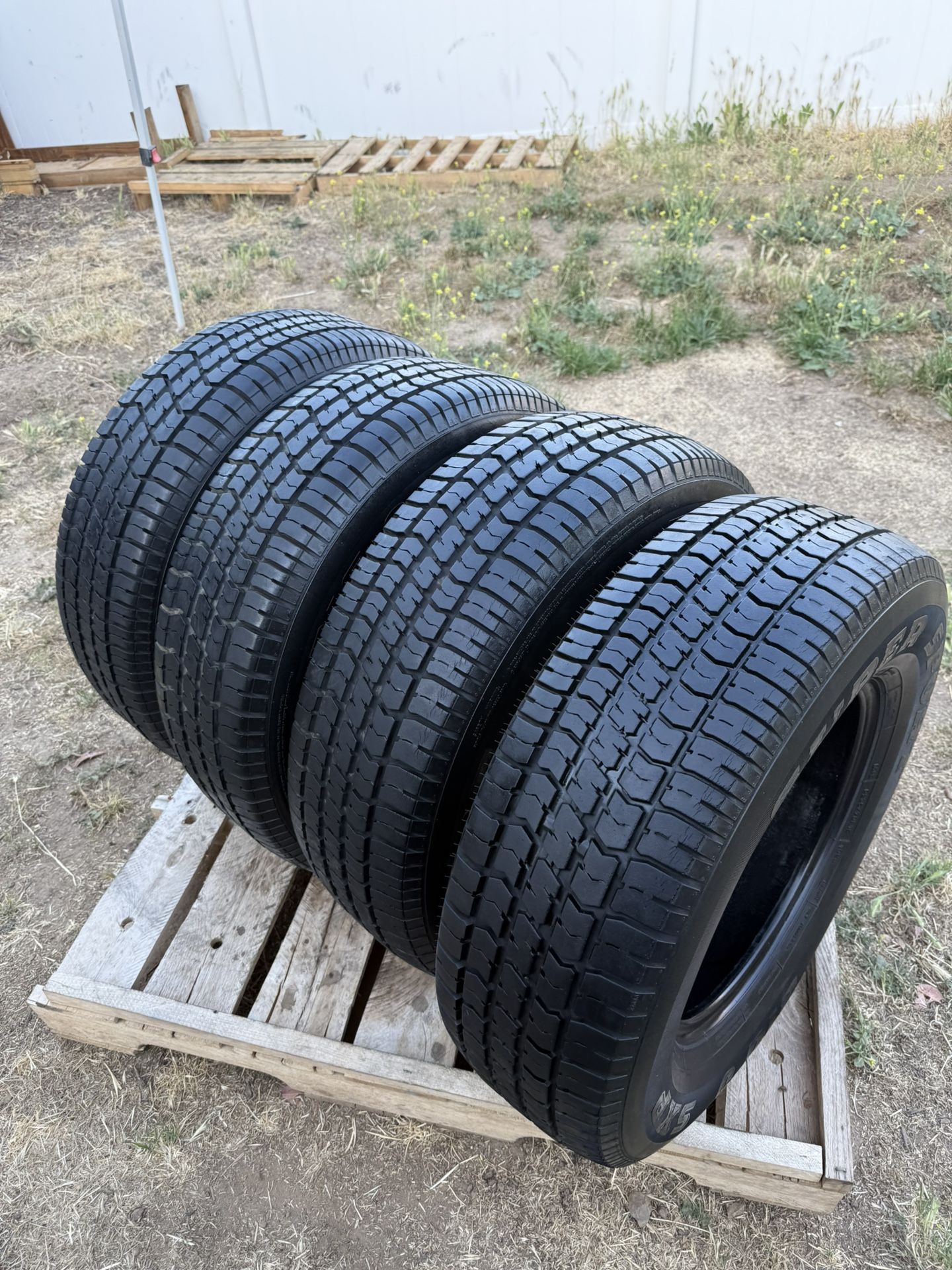 (235/70/15) Tires X4