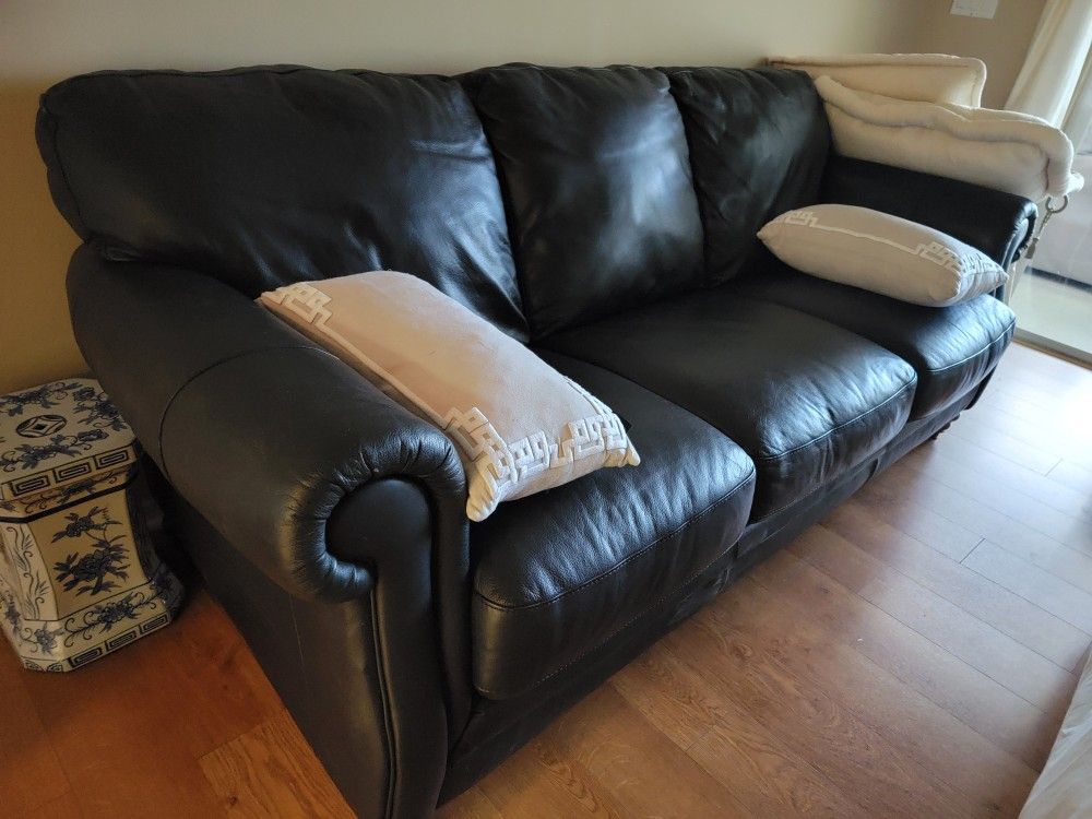Black leather Natuzzi 3 Seat Classic