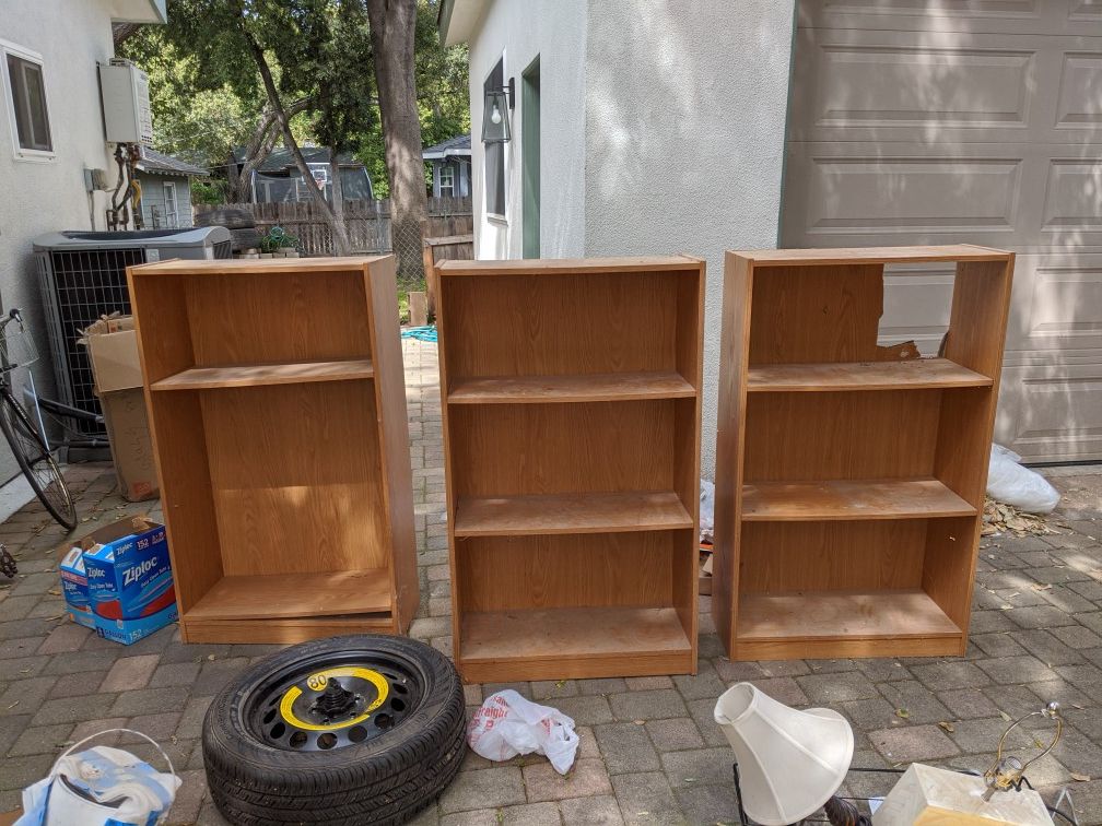 3 Free bookshelves