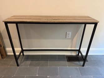 Small Console Table in VG Condition 11.5 x 41.5 x 28h Smoke free household