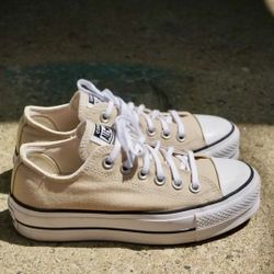 Converse Platform Shoes Size 6