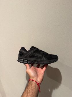 Men Size 8 - Nike Vomero 5 - NEW