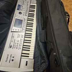 Se Vende Piano Muy Bueno , Color Gris Profesional