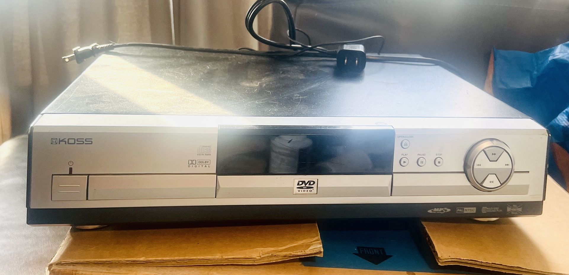 KOSS DVD PLAYER