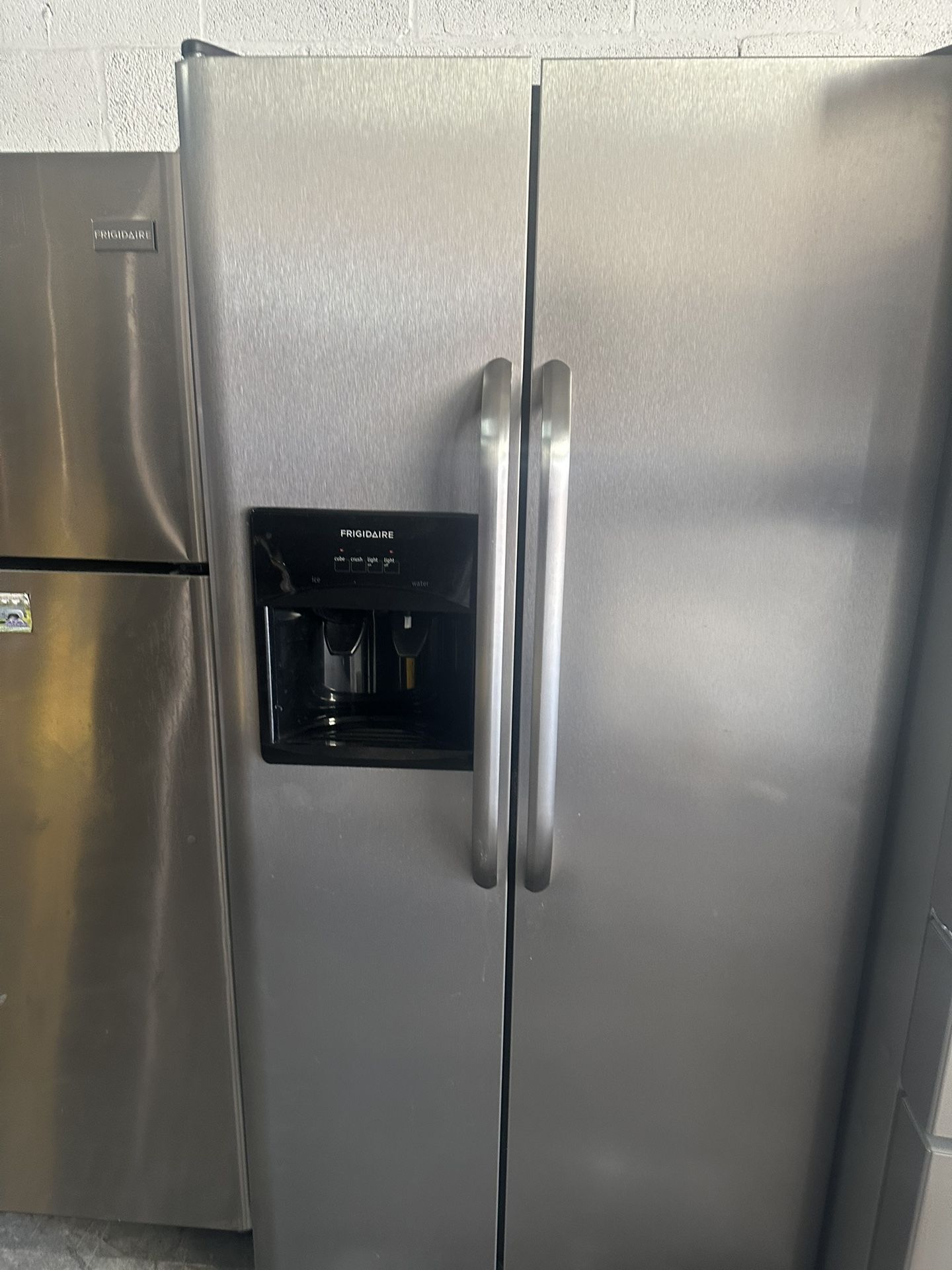 33 Wide Side By Side Refrigerator